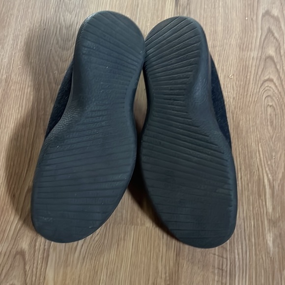 ALLBIRDS WOOL RUNNERS- women 9 - Picture 2 of 4